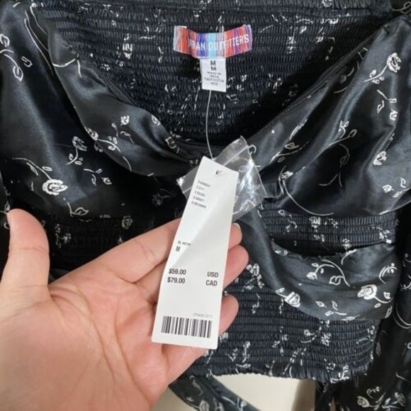 NWT Urban Outfitters black white floral print crop balloon sleeve blouse sz Med - Picture 6 of 6